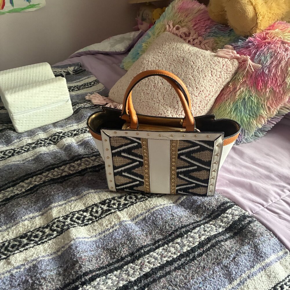Venus tribal purse